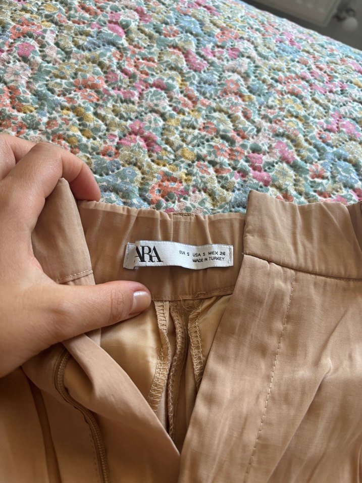 Kadın Bej Yüksek Bel Pliseli Keten Şort - Görsel 2