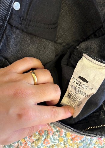 Siyah Nakışlı taşlı  Mini Kot Şort - Görsel 3