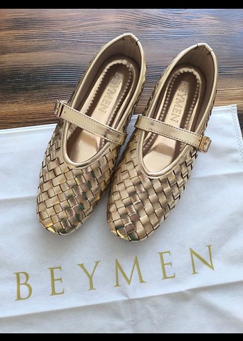 Beymen Altın Tokalı Örgü Detaylı Kadın Babet