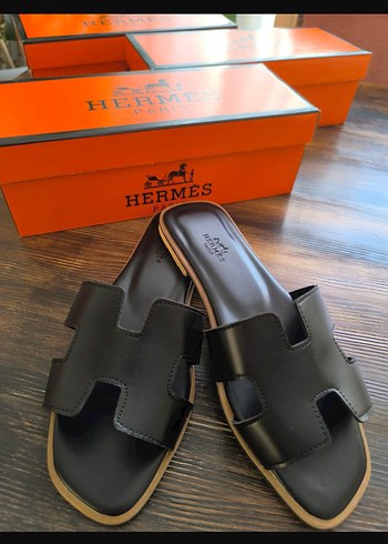 Hermes Siyah Tokalı Kadın Terlik