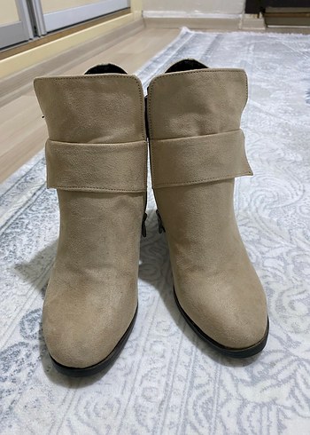 37 Beden camel Renk Bej Süet Kadın Topuklu Bot