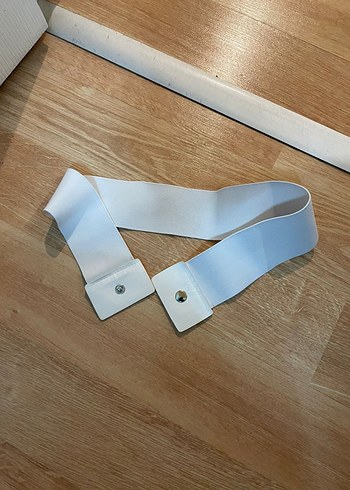 Diğer bayaz Minimalist Kadın Kemer Metal Tokalı
