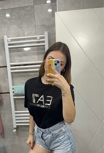 EA7 tisort