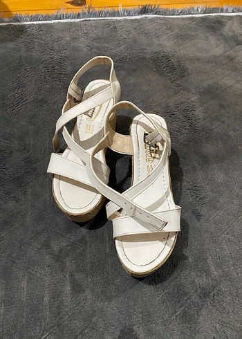 Beyaz Dolgu Topuklu Kadın Sandalet - Görsel 2