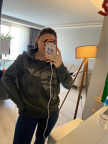 sweatshirt