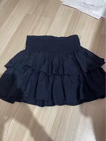 Bershka fırfırlı etek