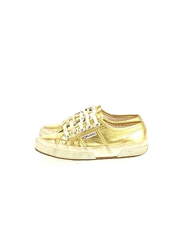 Superga Spor Ayakkabı %70 İndirimli.