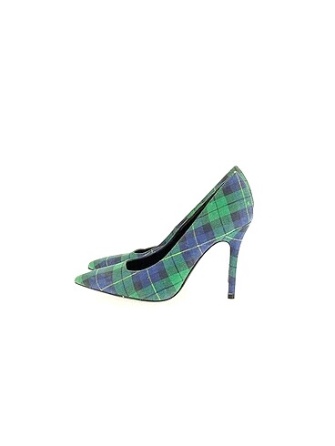 Bershka Stiletto %70 İndirimli.