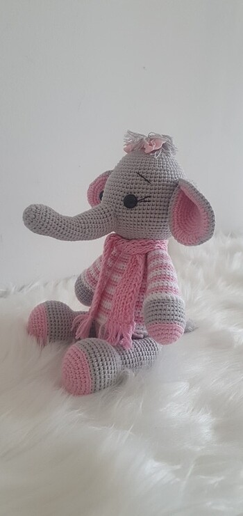 Hello Kitty Amigurumi el işi örme oyuncak fil