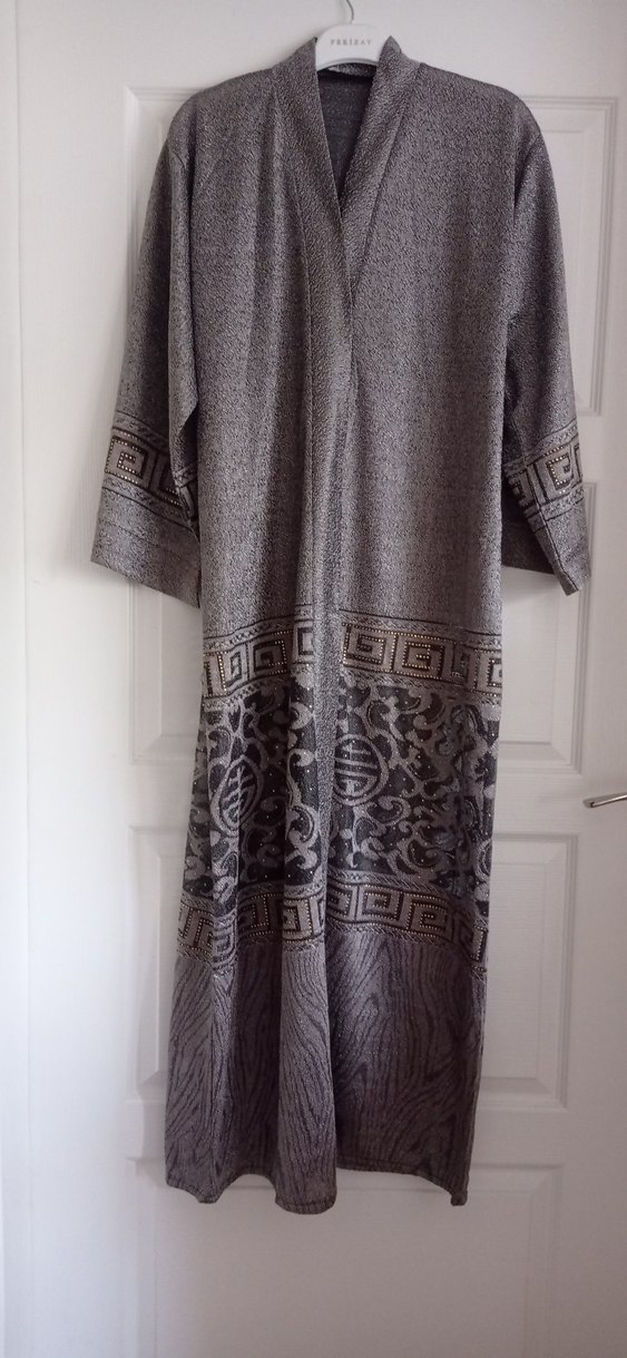 Uzun Gri Desenli Kadın Abaya - Görsel 4