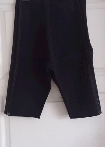 Kadın Siyah Fermuarlı Spor Şort - Görsel 5