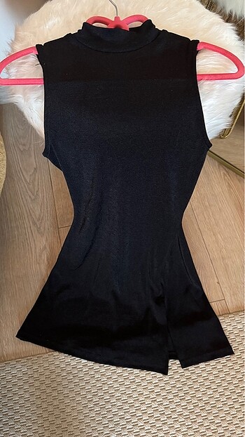 Bershka Mini yırtmaç detaylı elbise