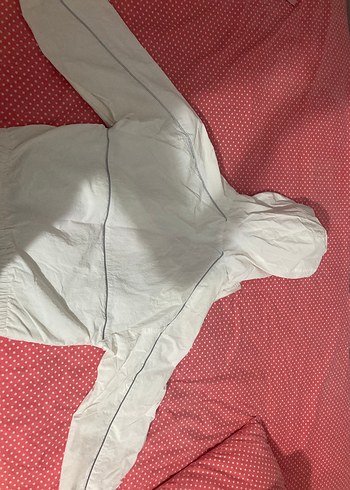 xs Beden bershka beyaz yağmurluk