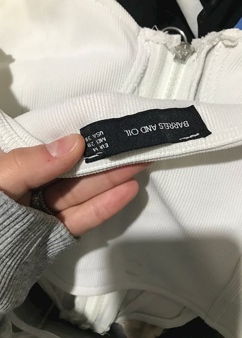 Düğmeli Beyaz Straplez Büstiyer - Görsel 2