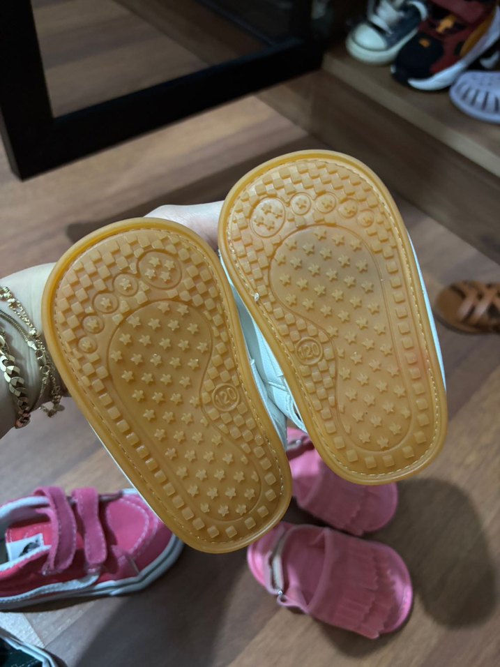 Püsküllü Beyaz Bebek İlk Adım Ayakkabısı - Görsel 3