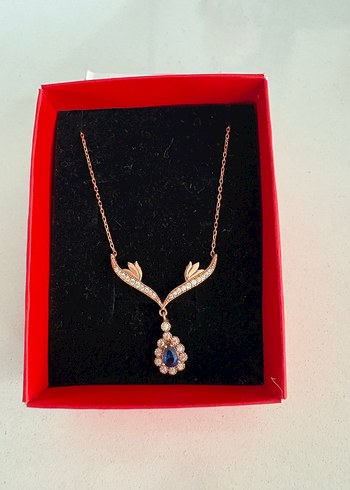 Altın Renkli Mini Zincir Detaylı Kadın Kolye - Görsel 3