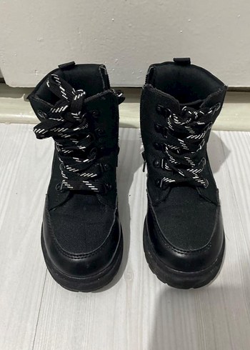 Erkek çocuk bot - Görsel 2