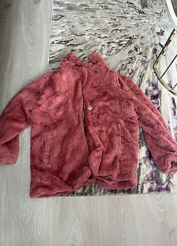 Pembe kadın kürkü 