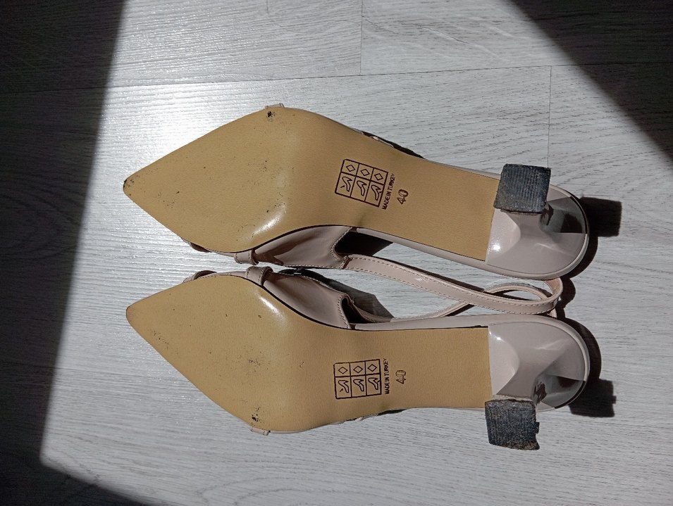 Bej Stiletto Kısa Topuklu Tokalı Kadın Ayakkabı - Görsel 4