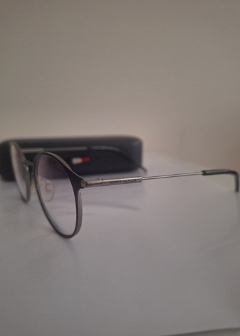 Tommy Hilfiger gözlük - Görsel 2