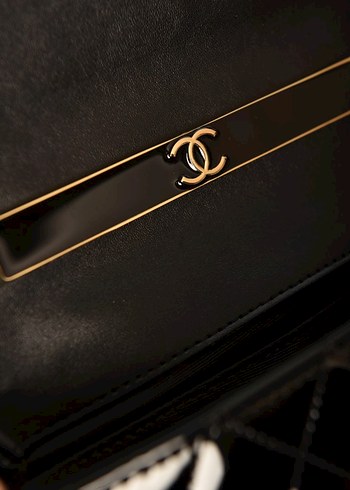 Beden siyah Renk CHANEL - Patent Quilted Top-Handle Clutch Bag Kadın Çanta