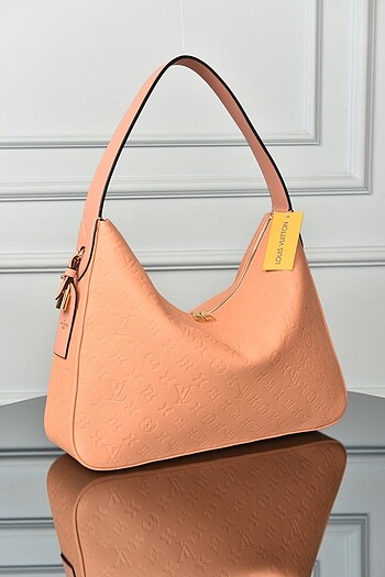 Beden LOUIS VUITTON - Slouchy MM Bag