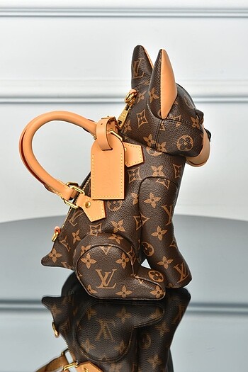 Beden LOUIS VUITTON - Pooch Bag