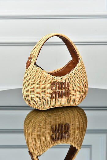 Beden MIUMIU - Wander Wicker Handbag
