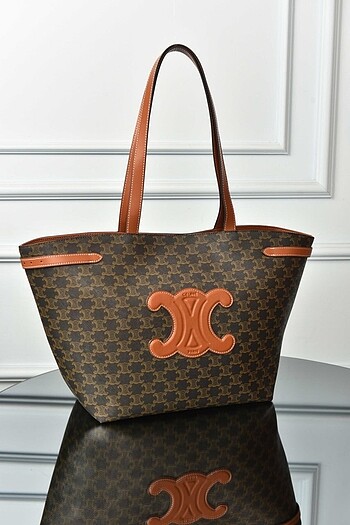CELINE - Medium Cabas Anais Cuir Triomphe in Grained Calfskin