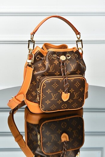 LOUIS VUITTON - Neo Cargo