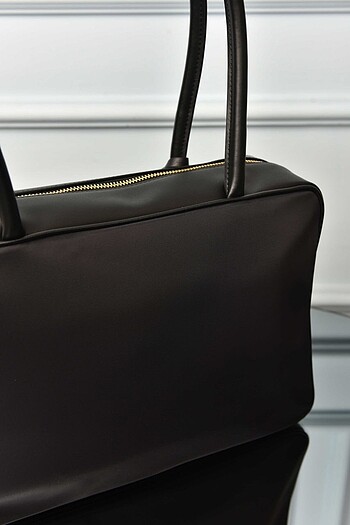 Beden PRADA - Re-Nylon and Leather Large Top-Handle Bag with Padlock