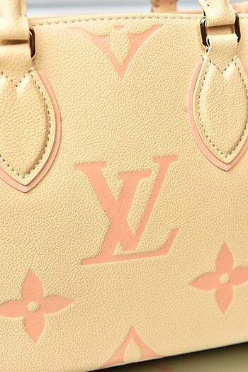 Beden ten rengi Renk LOUIS VUITTON - OnTheGo PM Bag