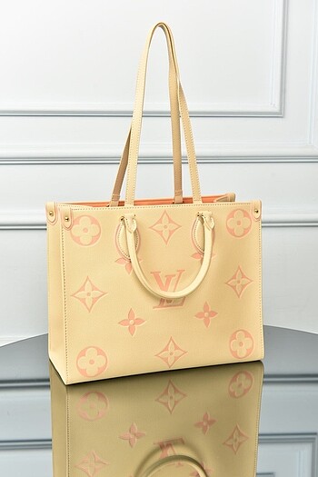 Beden LOUIS VUITTON - OnTheGo MM Bag