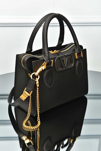Valentino VALENTINO - VLogo Signature Top-Handle Bag