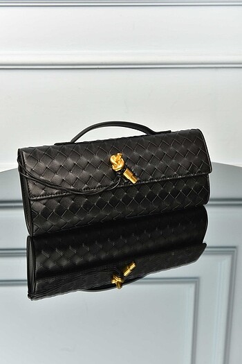 BOTTEGA VENETA - Andiamo Clutch
