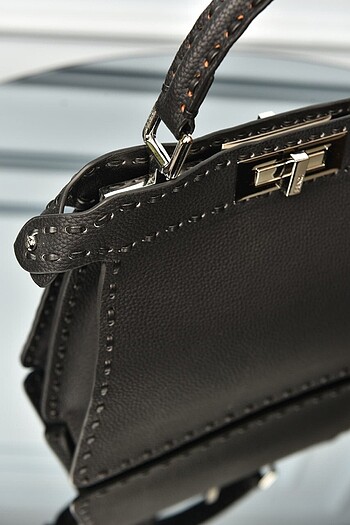 Beden siyah Renk FENDI - Peekaboo ISeeU Small