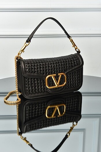 VALENTINO - VLogo Signature Leather Bag