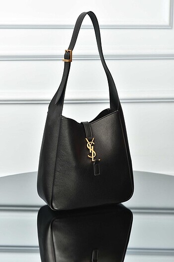 YVES SAINT LAURENT - LE 5 A 7 Suple Small Grained Leather Bag