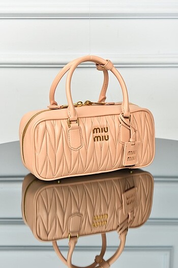 Beden MIUMIU - Arcadie Matelasse Nappa Leather Bag