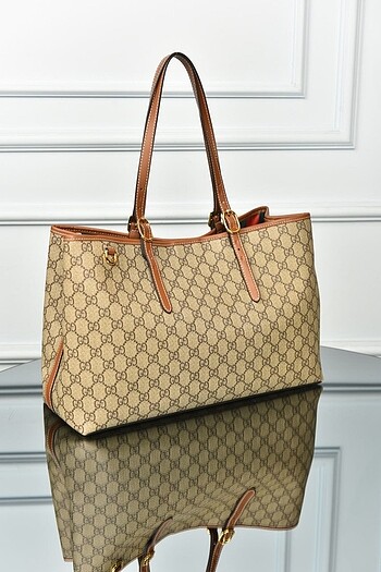 GUCCI - GG Emblem Large Tote Bag
