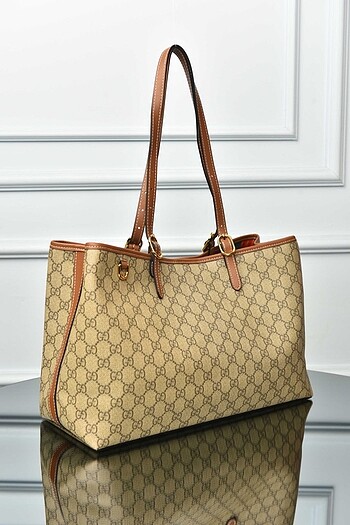  Beden GUCCI - GG Emblem Large Tote Bag