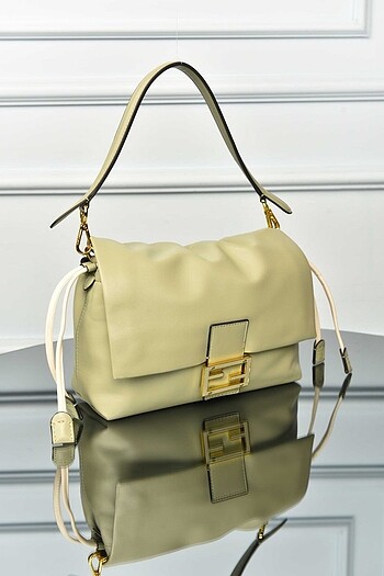 Fendi FENDI - Mamma Baguette Medium