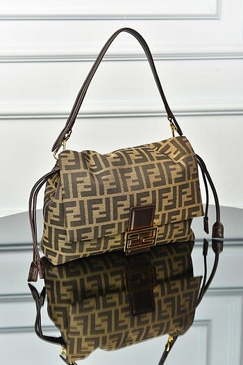 Beden FENDI - Mamma Baguette Medium