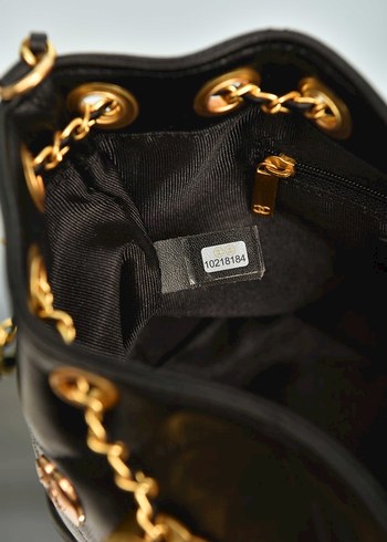 CHANEL - Mini Bucket Bag 
Zincir Detaylı Parlak Deri Kadın Çanta - Görsel 9