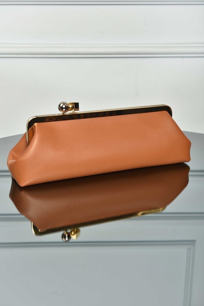 JACQUEMUS - The Salon Clutch 
 Siyah Deri Kadın Clutch Çanta - Görsel 2