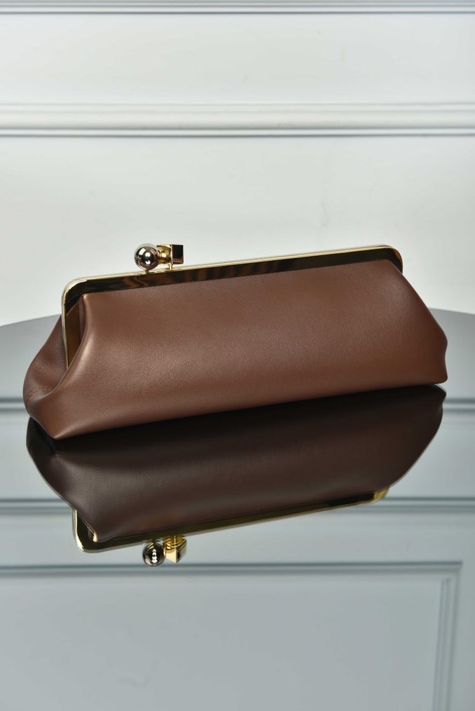 JACQUEMUS - The Salon Clutch 
 Siyah Deri Kadın Clutch Çanta - Görsel 3