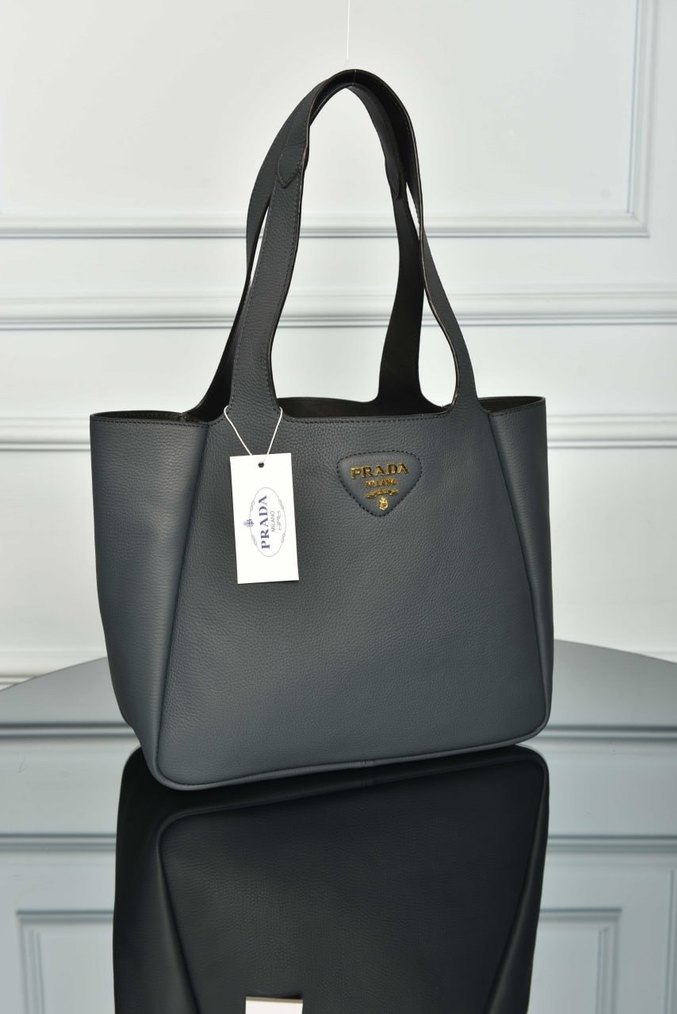 PRADA - Medium Leather Tote Bag  Siyah Deri Kadın Çanta - Görsel 2