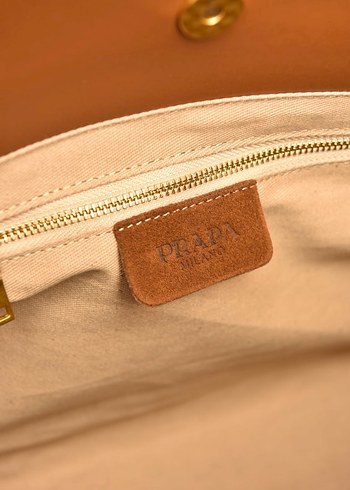 PRADA - Suede Handbag
Kadın Bej Süet Kemerli Çanta - Görsel 14