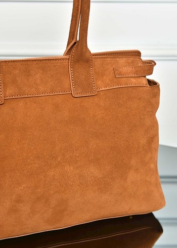 PRADA - Suede Handbag
Kadın Bej Süet Kemerli Çanta - Görsel 4