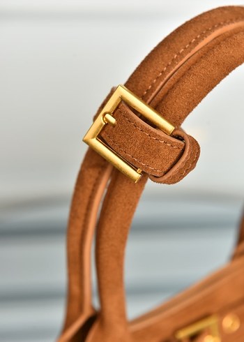 PRADA - Suede Handbag
Kadın Bej Süet Kemerli Çanta - Görsel 8